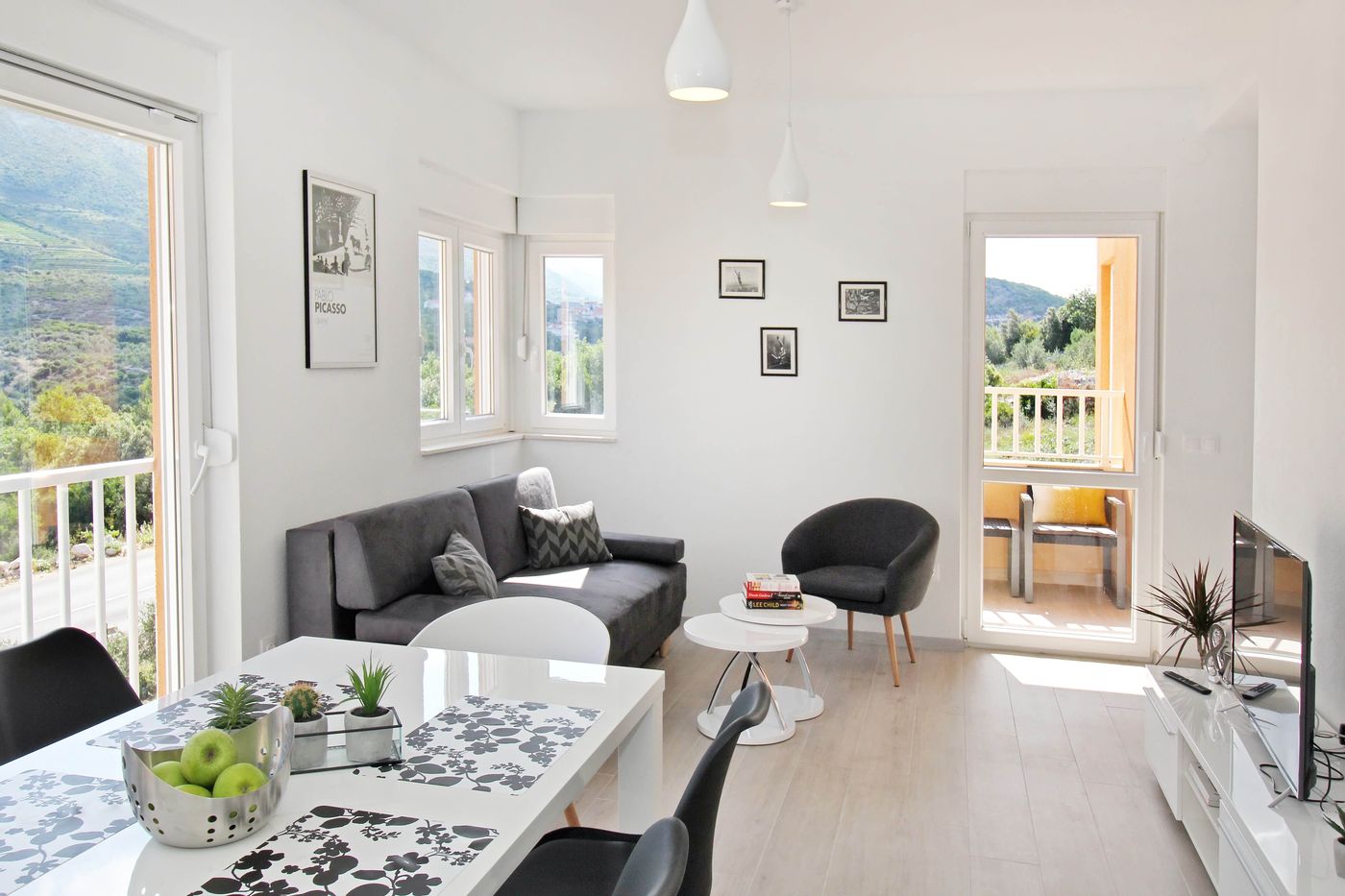 Bacan-Family-Apartments-Room-8