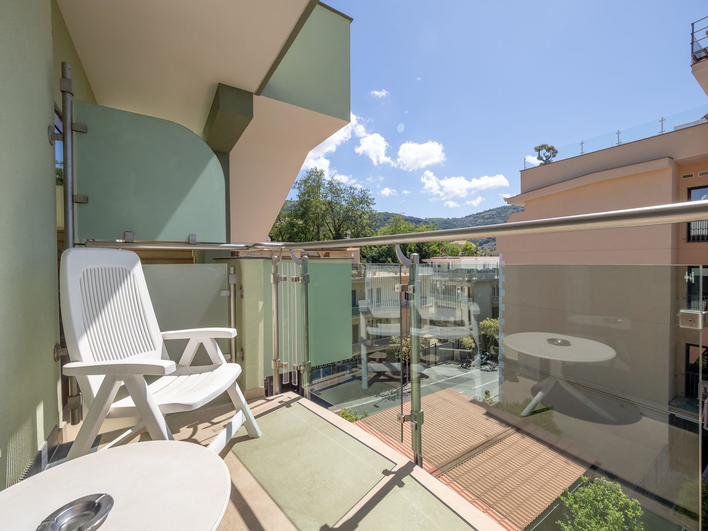 Comfort-Hotel-Gardenia-Sorrento-Coast-Room-79