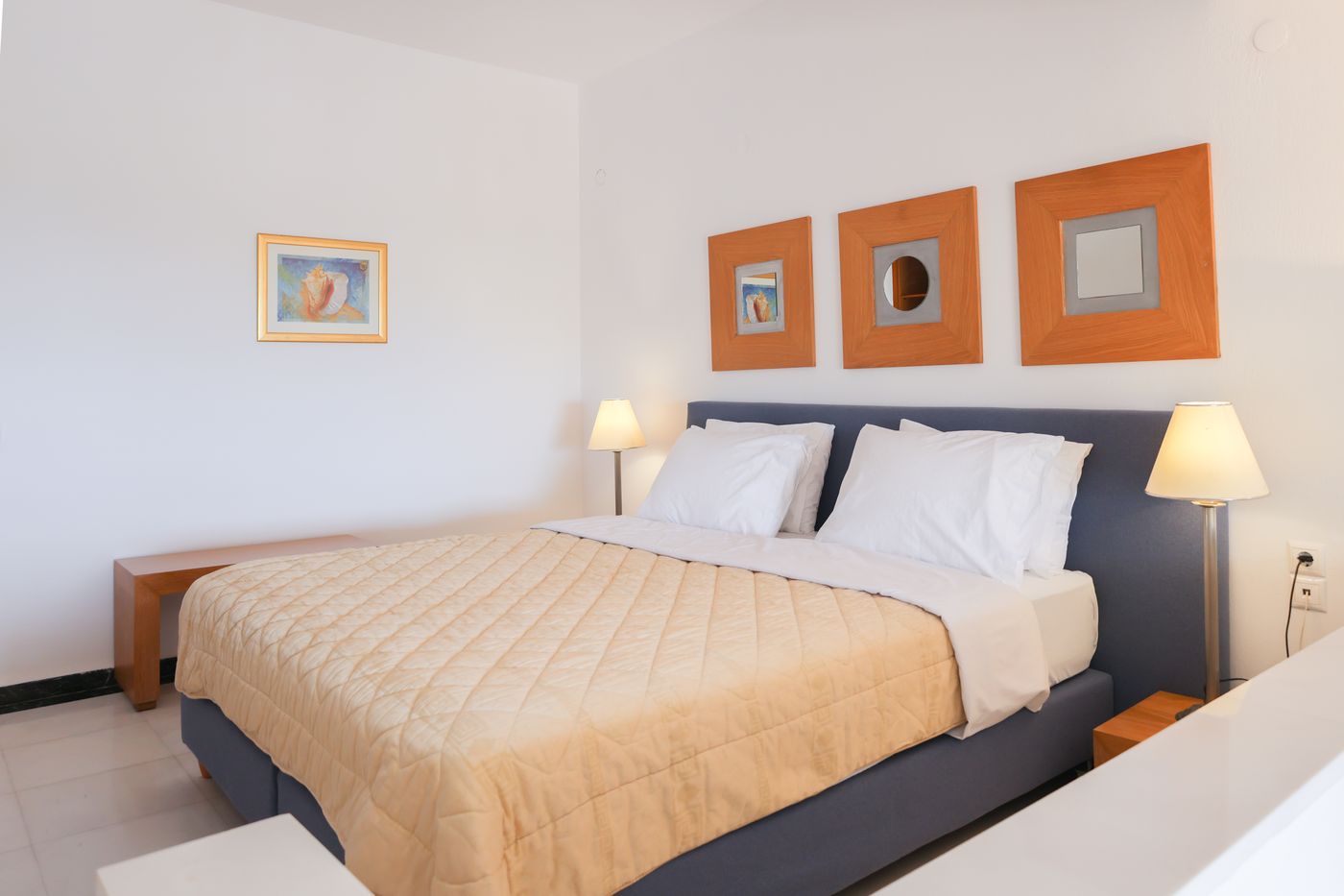 Kanapitsa-Mare-Room-25