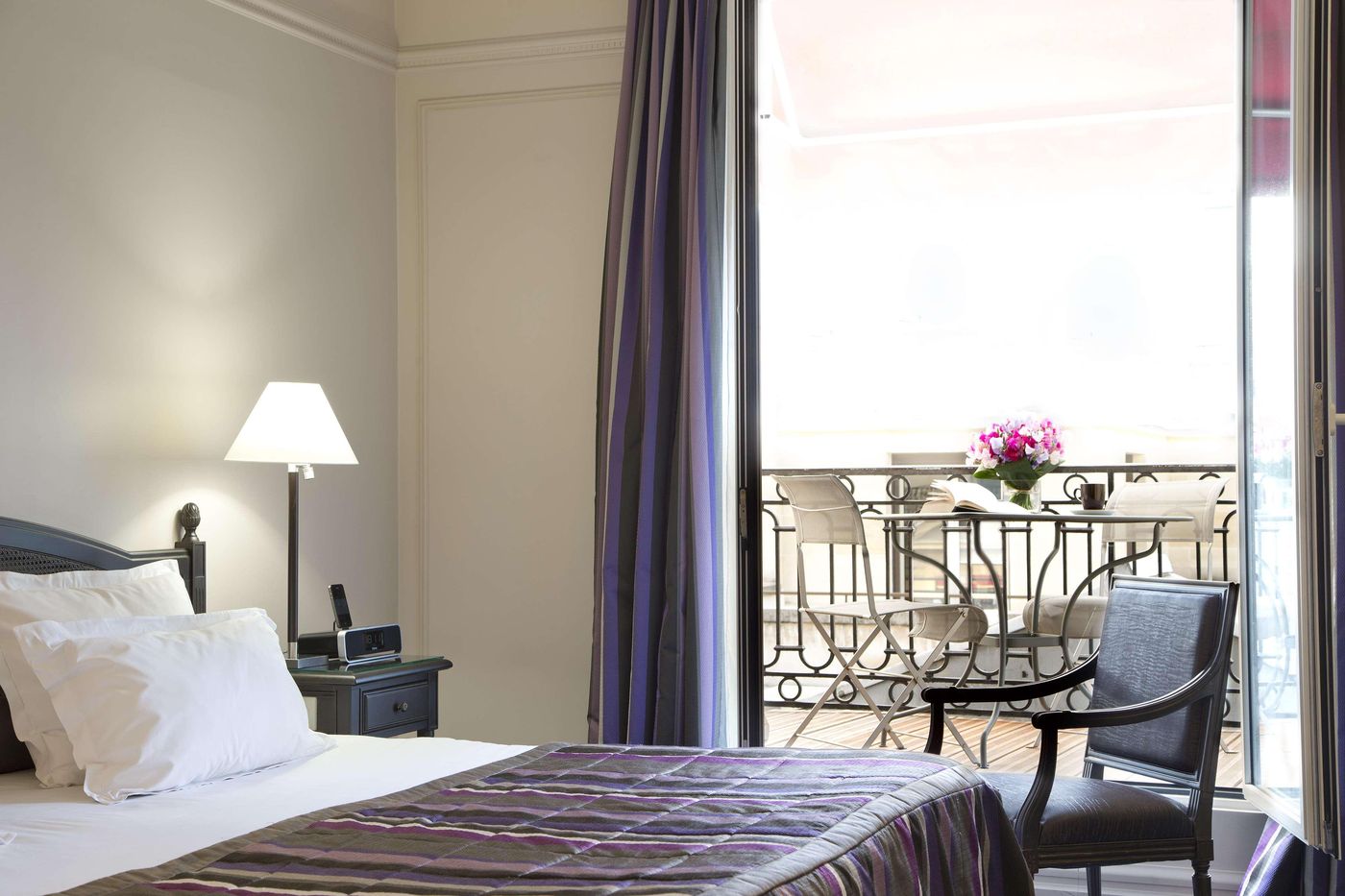 California-Paris-Champs-Elys----es-Room-27