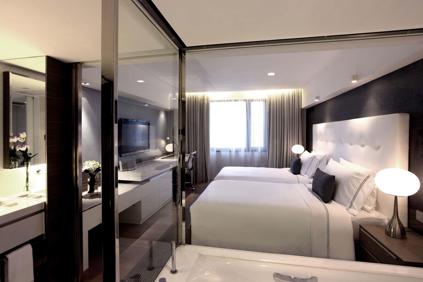 The-Mira-Hong-Kong-Room-14