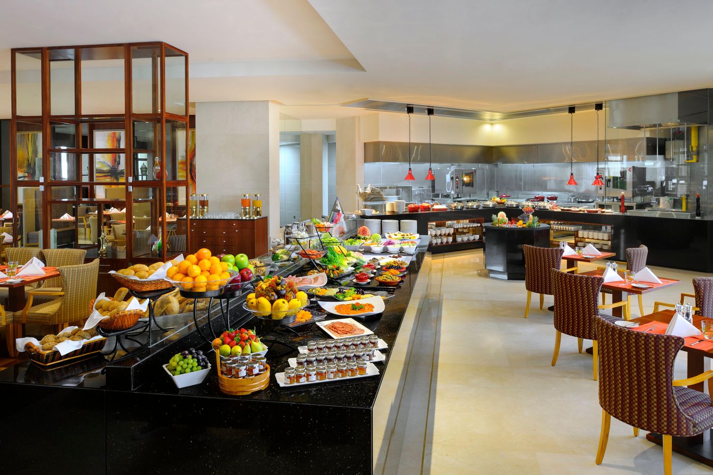 Crowne-Plaza-Jumeirah-Dubai-Restaurant-38