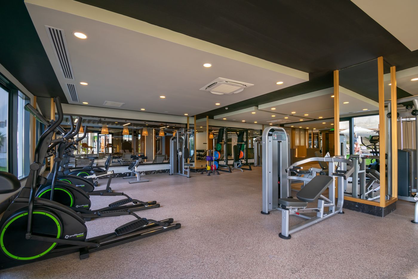 Armas-Bella-Luna-Sports-and-Entertainment-71