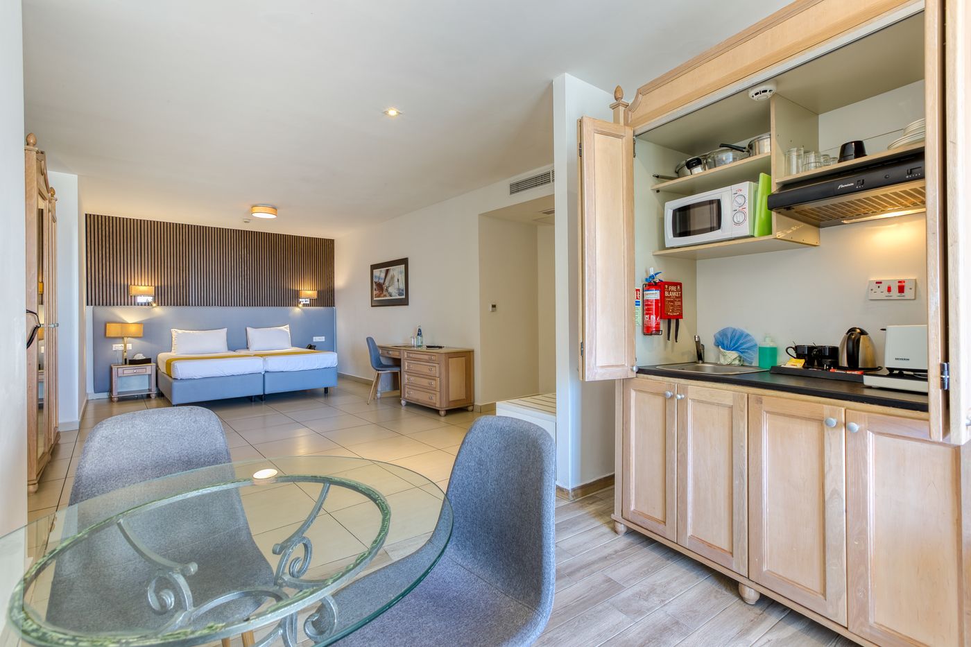 Solana-Hotel---Spa-Room-39