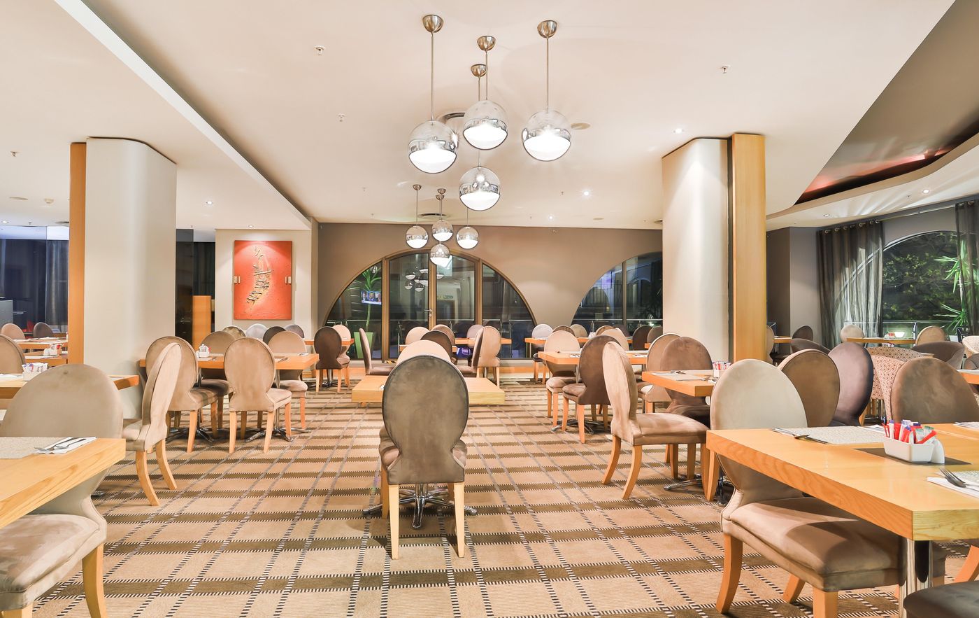 Holiday-Inn-Express-Cape-Town-City-Centre-Restaurant-47