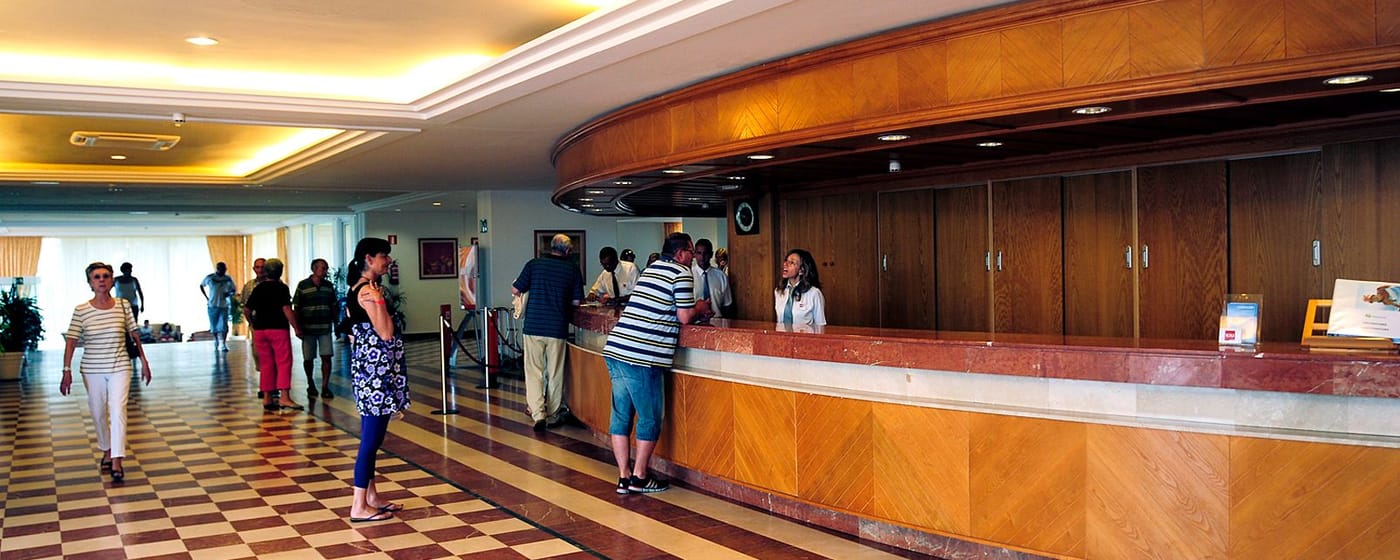 Riu-Oliva-Beach-Lobby-15