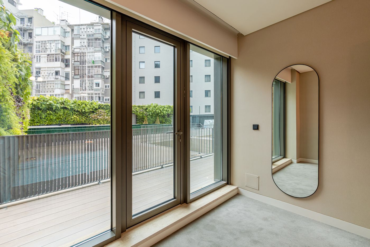 Luster-Hotel-Room-10