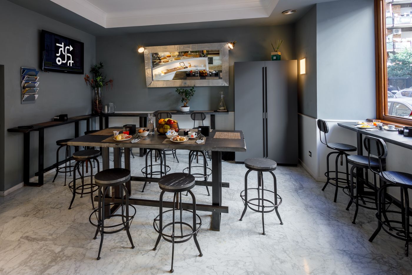 Crossroad-Hotel-Lobby-8