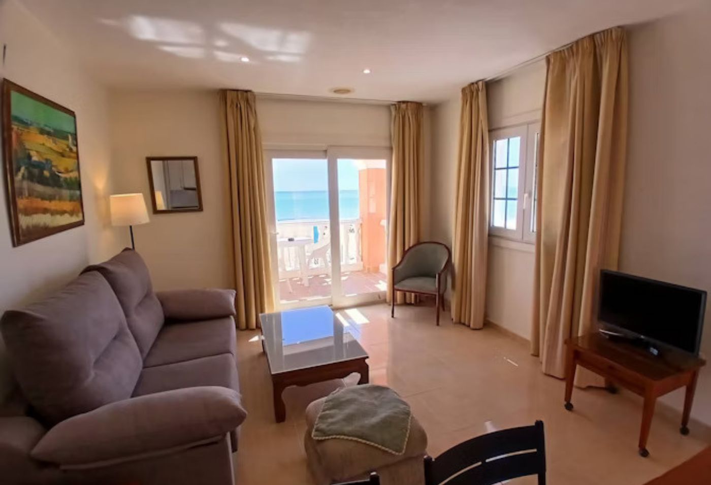 Lloyds-Beach-Club-Room-16