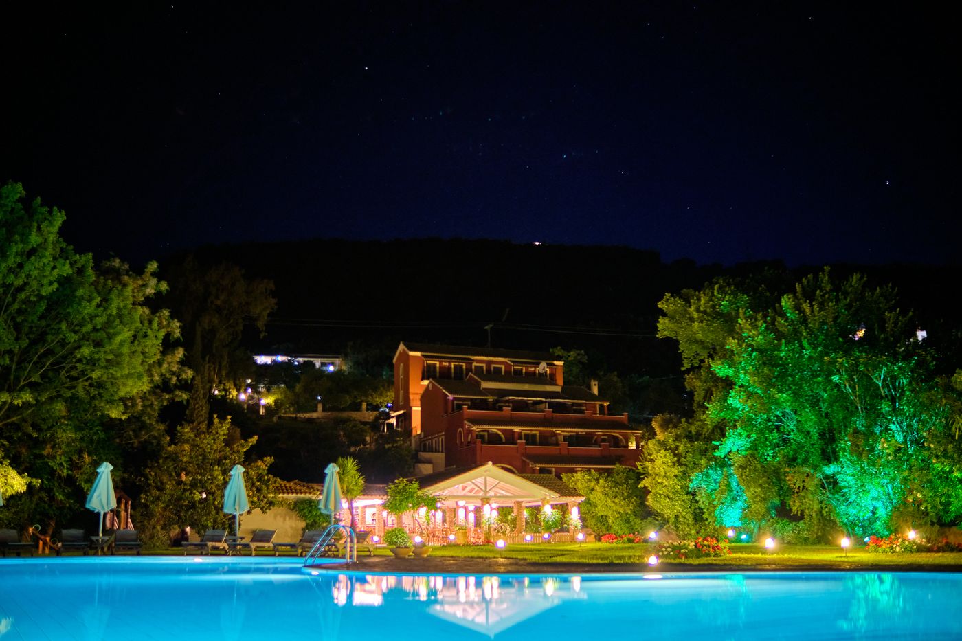 Chrismos-Luxury-Suites---Studios-Pool-10