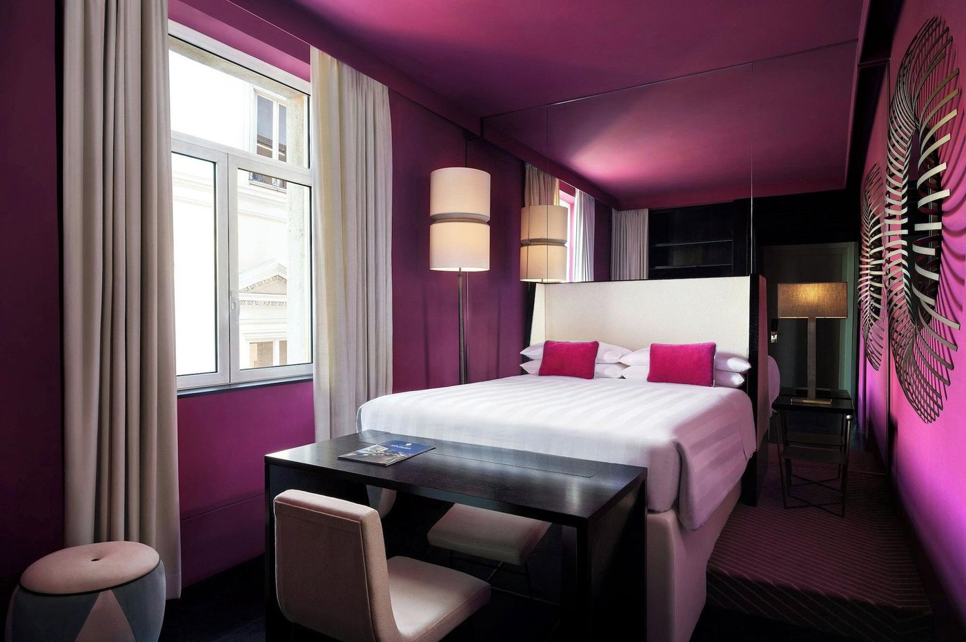 Sina-Bernini-Bristol--Autograph-Collection-Room-54