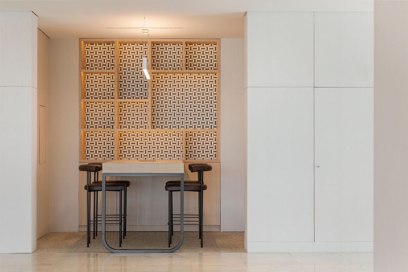 Crowne-Plaza-Caparica-Lisbon-Restaurant-23