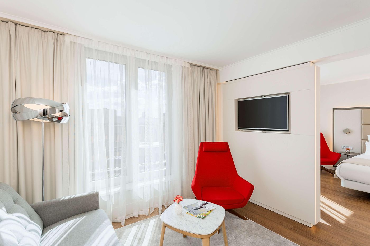 NH-Collection-Berlin-Mitte-am-Checkpoint-Charlie-Room-37