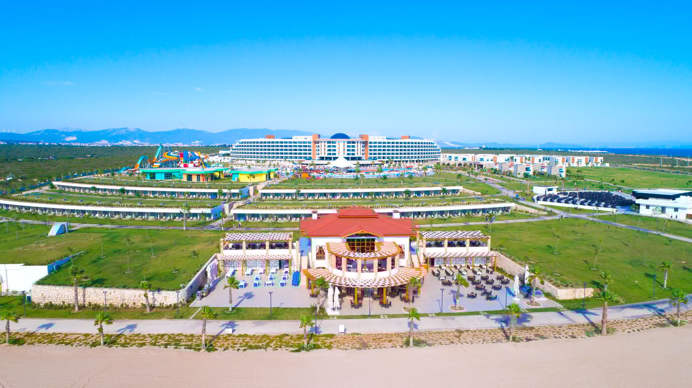 Aquasis Deluxe Resort & Spa