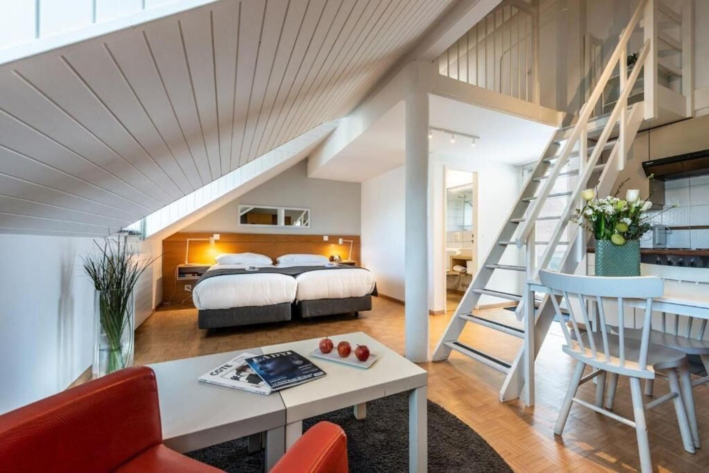 Des-Alpes-Geneva-Room-18