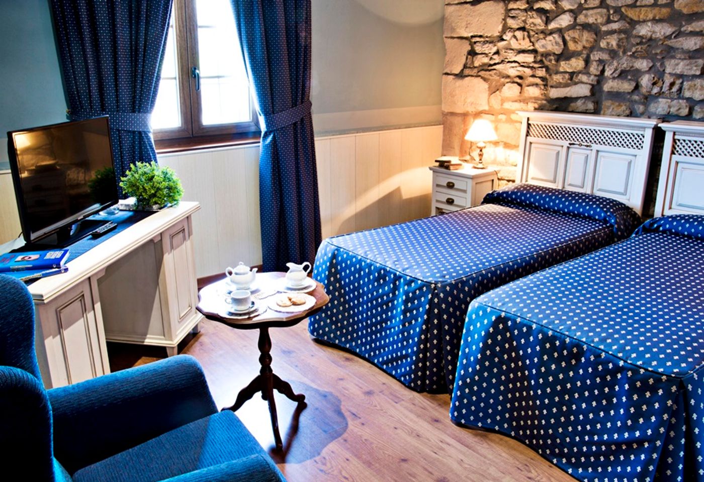 Casona Los Caballeros-Spain-Santillana Del Mar-General view-2