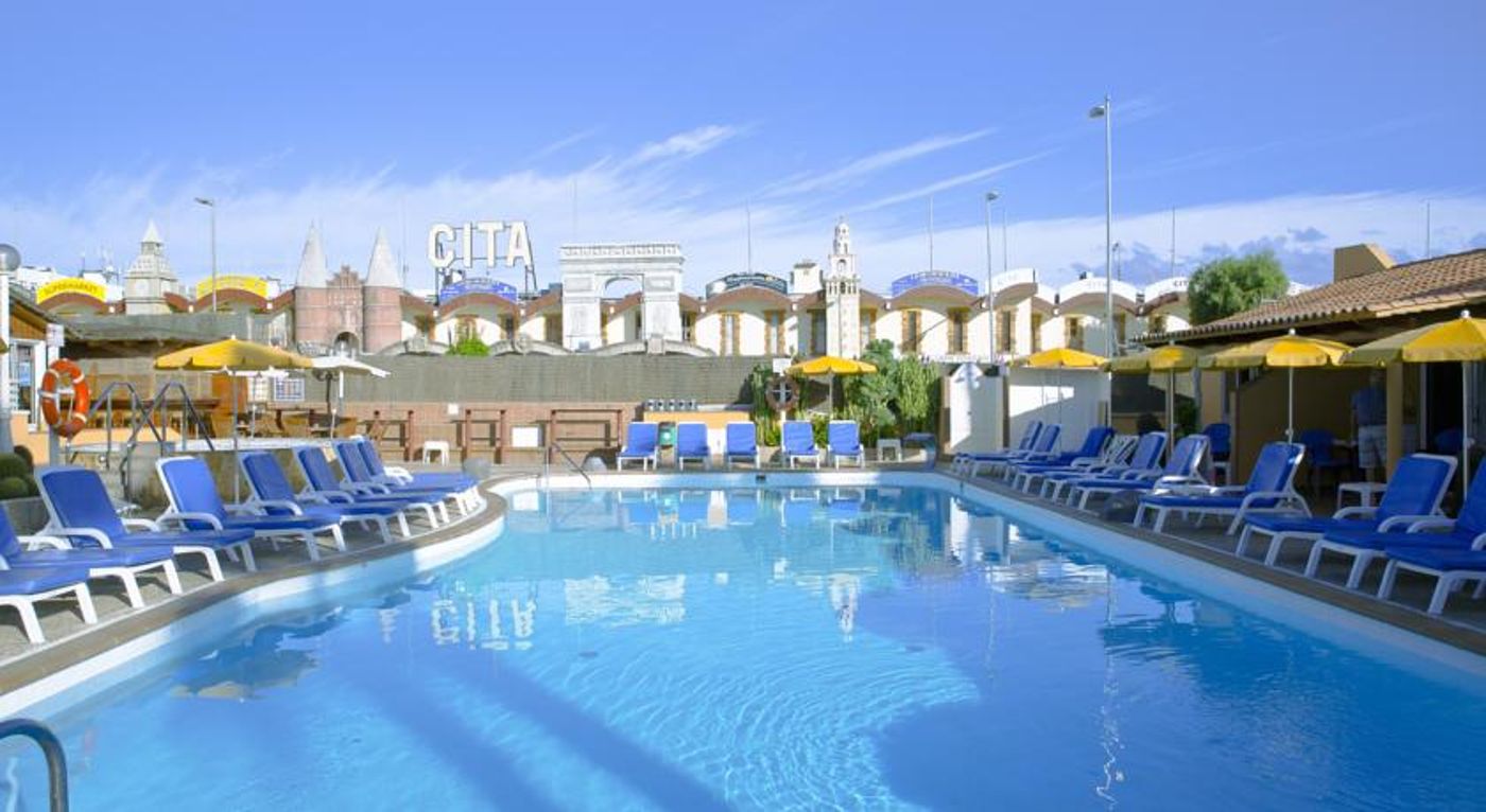 Los Almendros (gay, lesbian & friends)