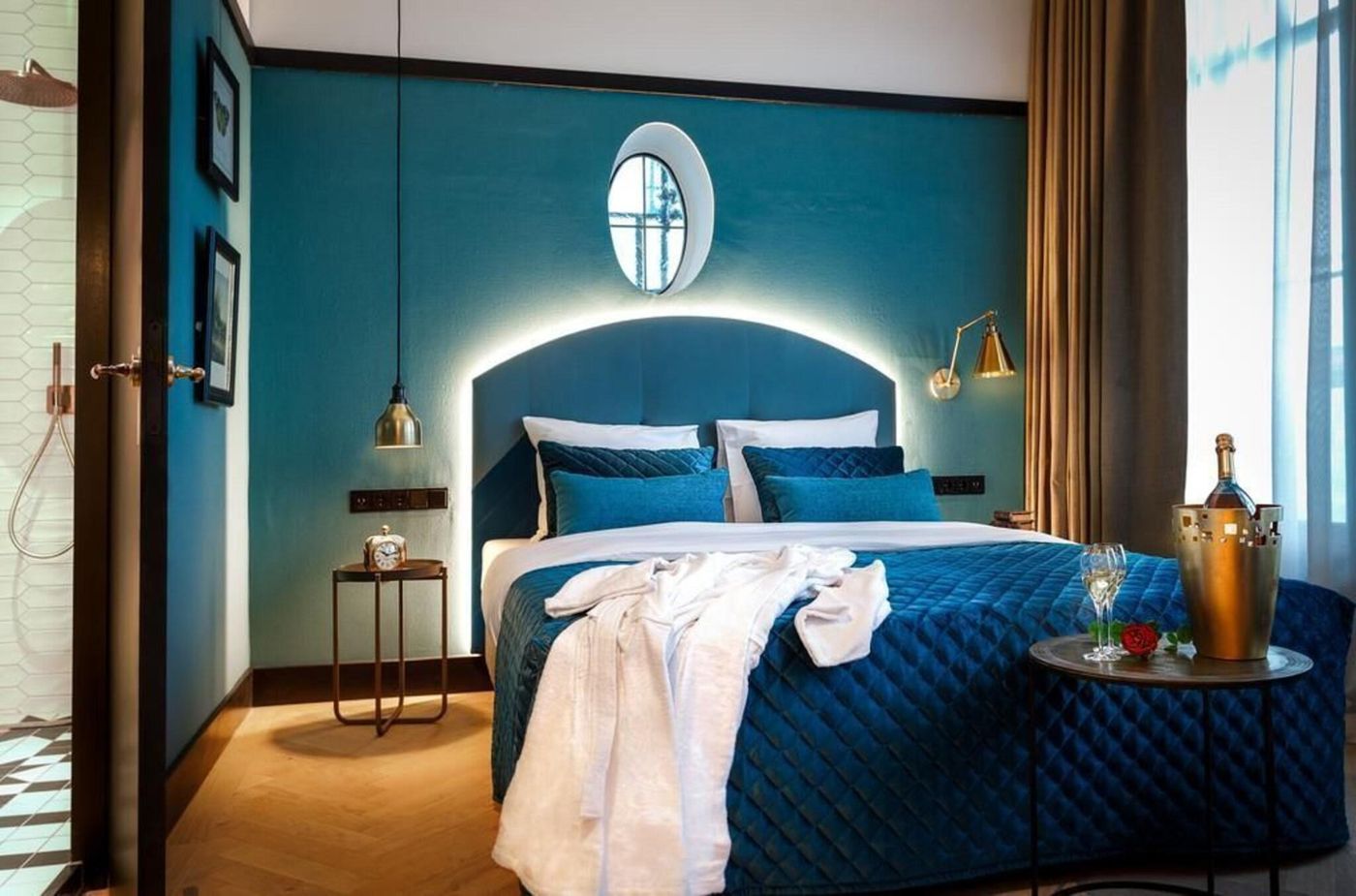 The-Hendrick-S-Hotel-Room-38