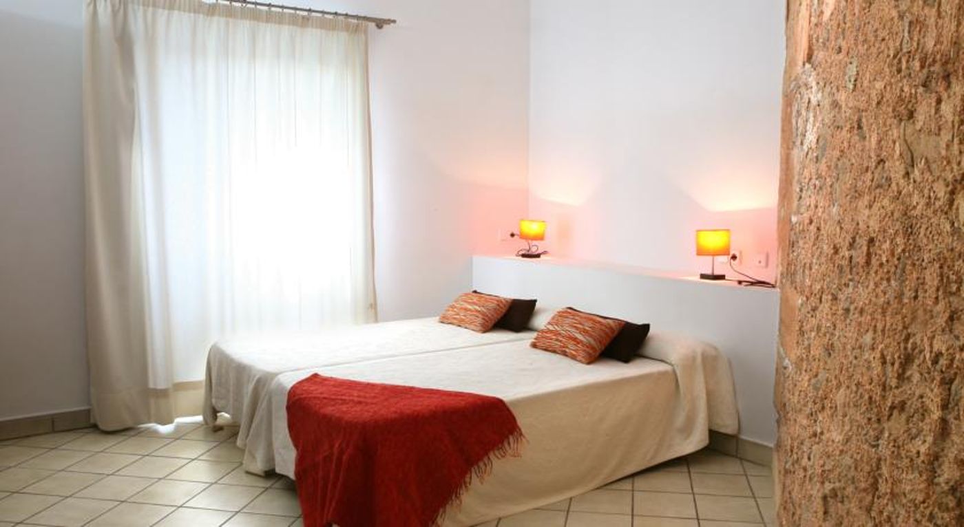 Petit Hotel Hostatgeria Sant Salvador