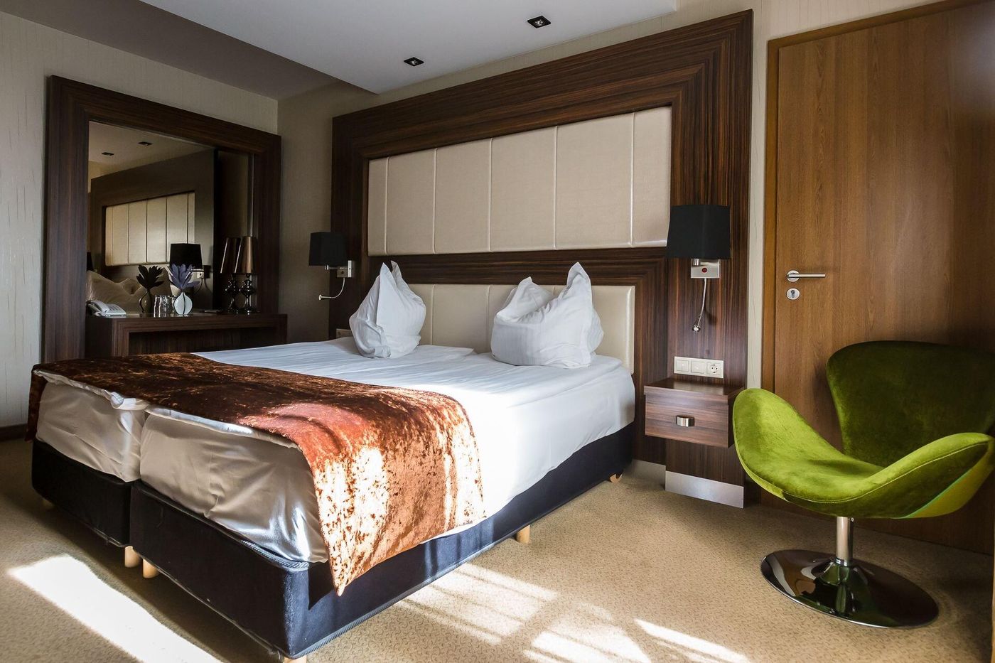 Duna Garden Hotel-Hungary-Budapest-Room-4