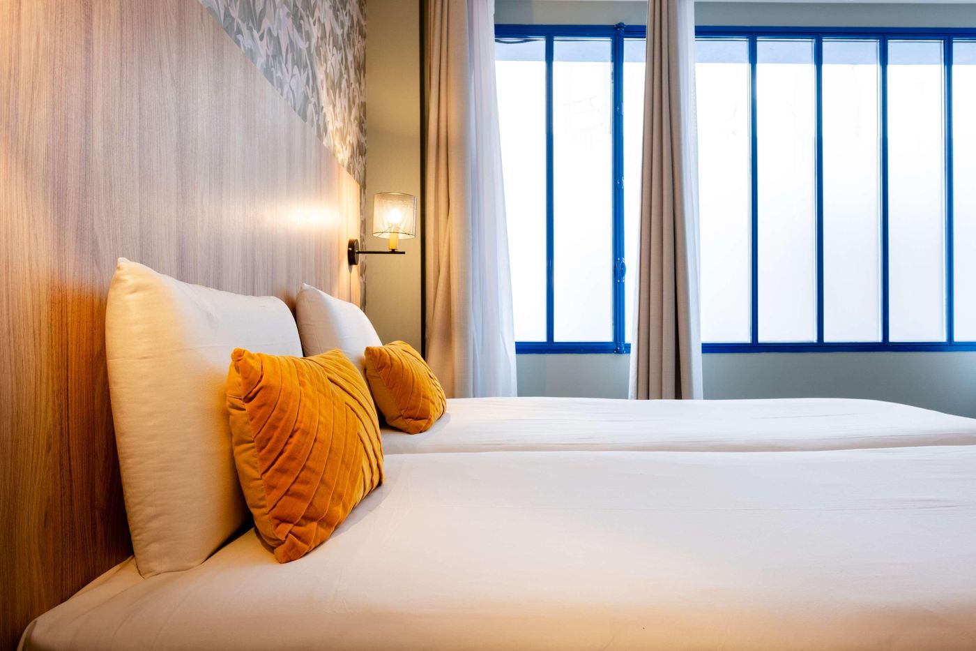 Kyriad-Par----s-10---Canal-Saint-Martin--R----publique-Room-32