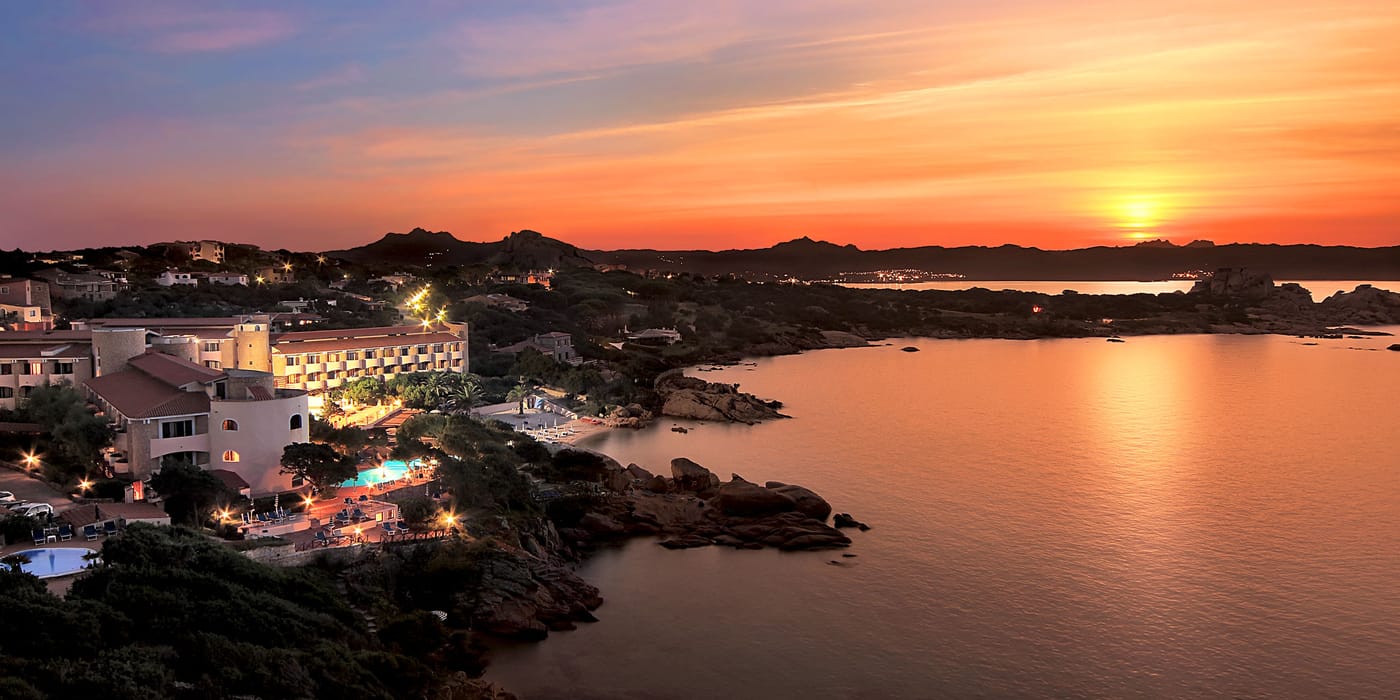 Grand-Hotel-Smeraldo-Beach-General-view-9