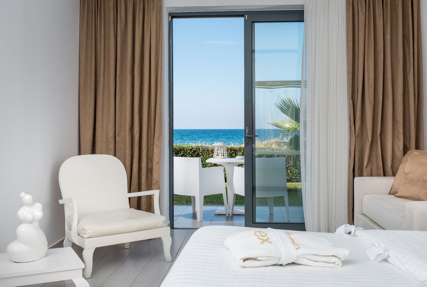 Diamond-Deluxe-Room-32