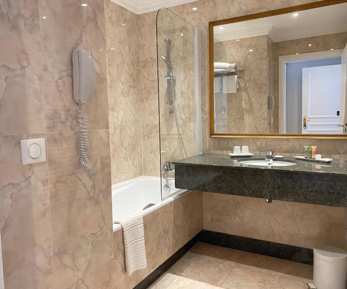 Hotel-Le-Littre-Room-52