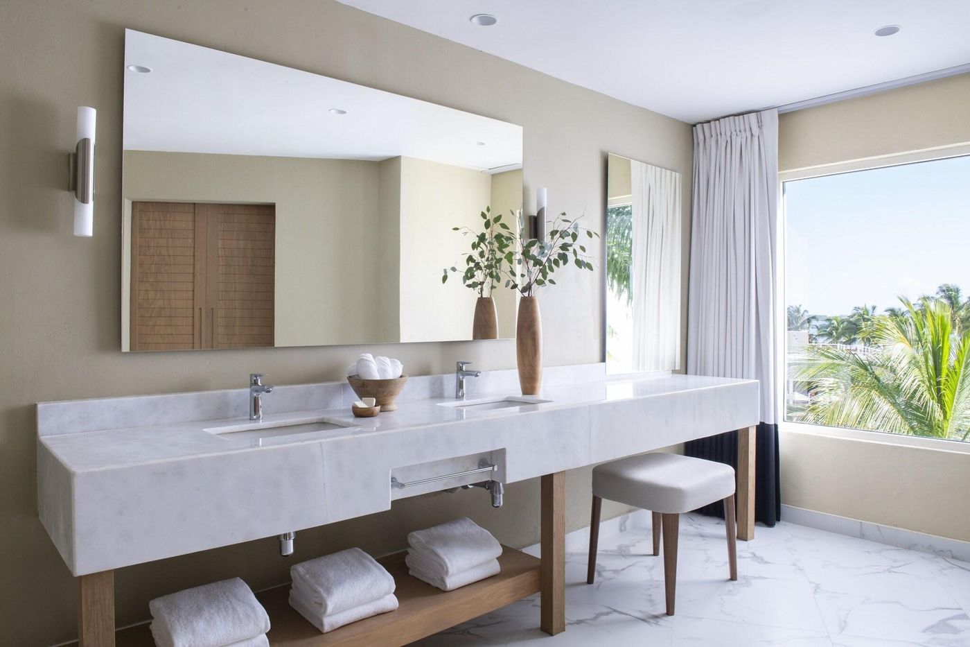 Secrets-Capri-Riviera-Cancun-All-Inclusive-Room-36