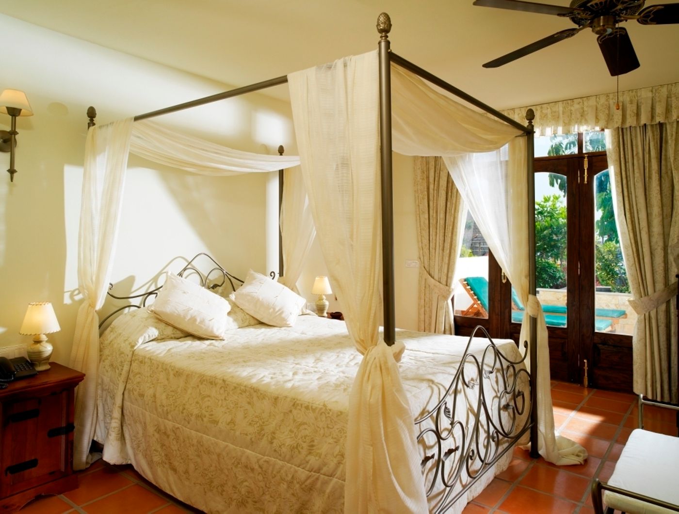 Regency-Country-Club-Room-26