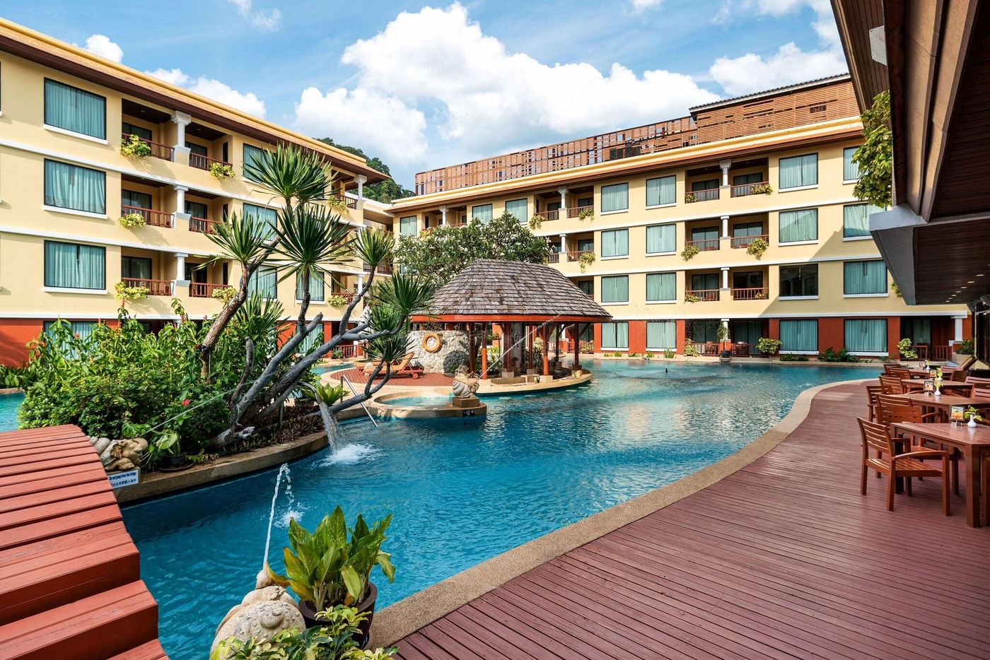 Patong-Paragon-Pool-4