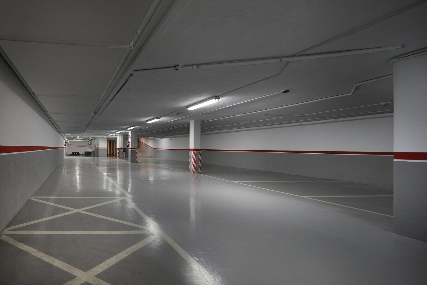 Hispanos 7 Suiza Apartament-Restaurant-Spain-Barcelona-General view-2