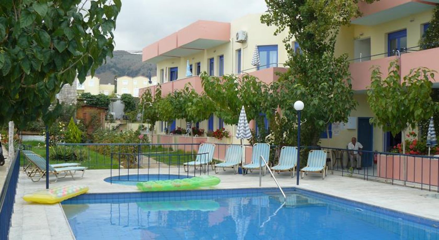 Leonidas Studios & Apartments