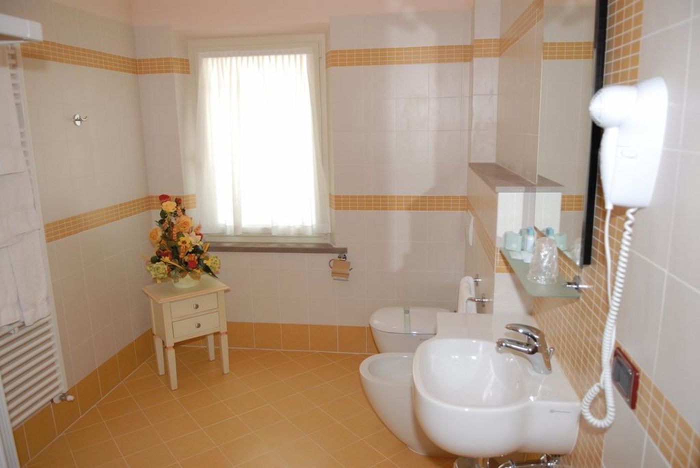 Hotel Plazza-Italy-PORCARI (LUCCA)-General view-1