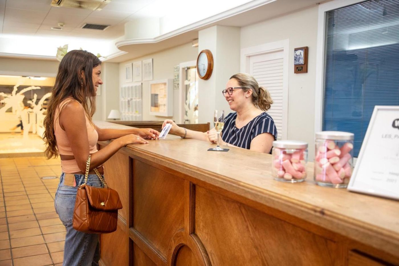 Les-Palmeres-Lobby-51