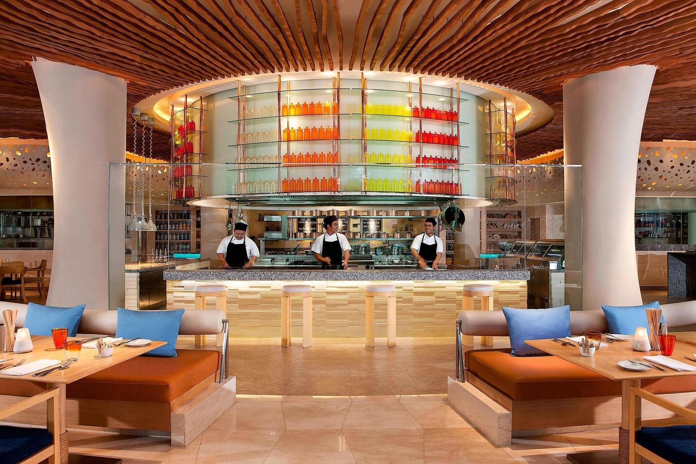 Renaissance-Phuket-Resort---Spa-Restaurant-58