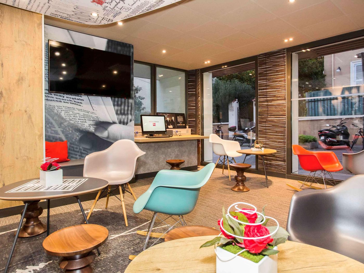 ibis-Cannes-Centre-Bar-21