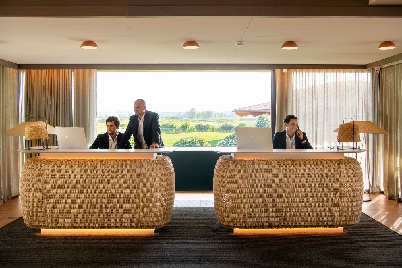 Double-Tree-by-Hilton-Hotel-Emporda-Lobby-27