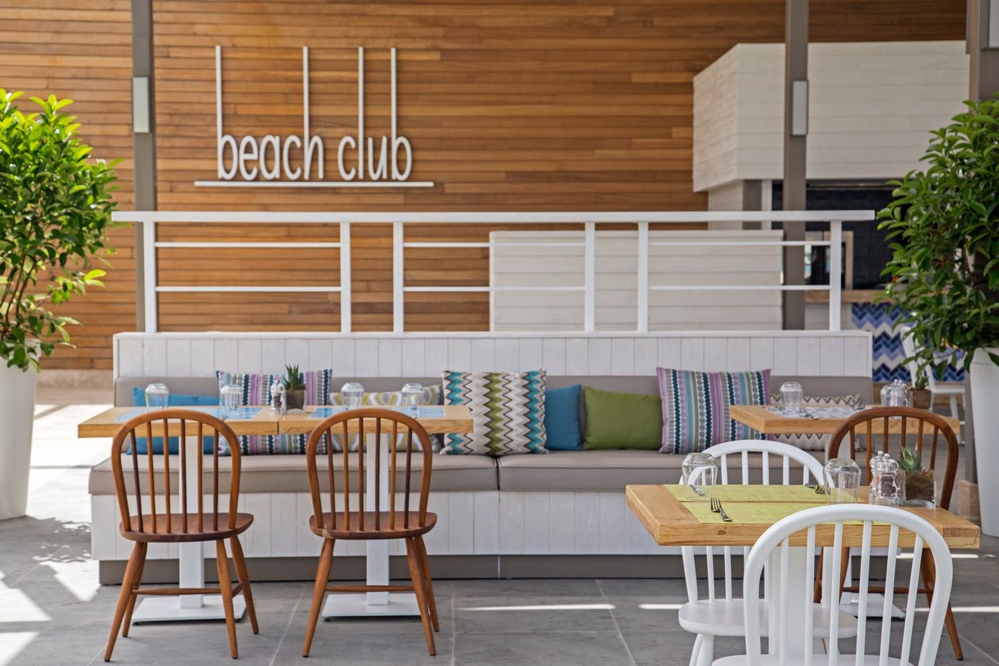 Acanthus-Cennet-Barut-Collection-Bar-19