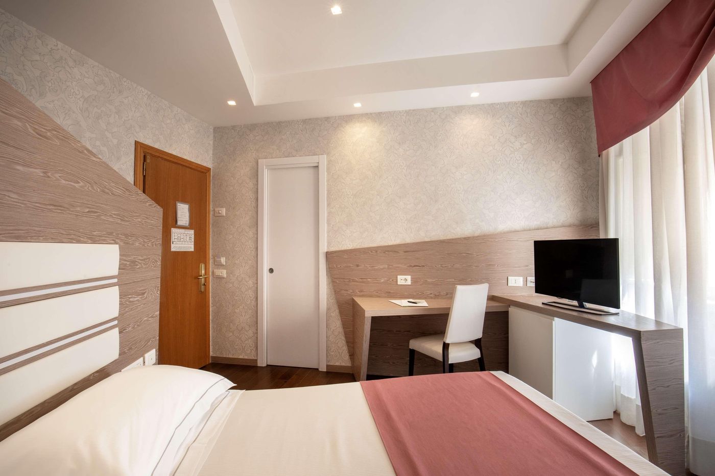 Hotel-Diana-Roof-Garden-Rome-Room-7