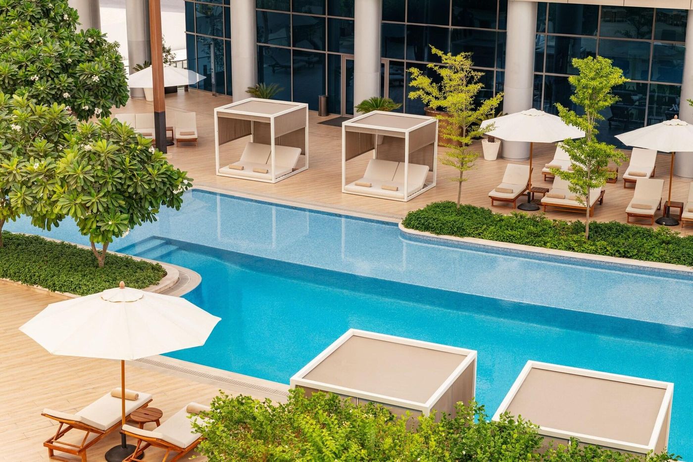 JW-Marriott-Marquis-Hotel-Dubai-Pool-3