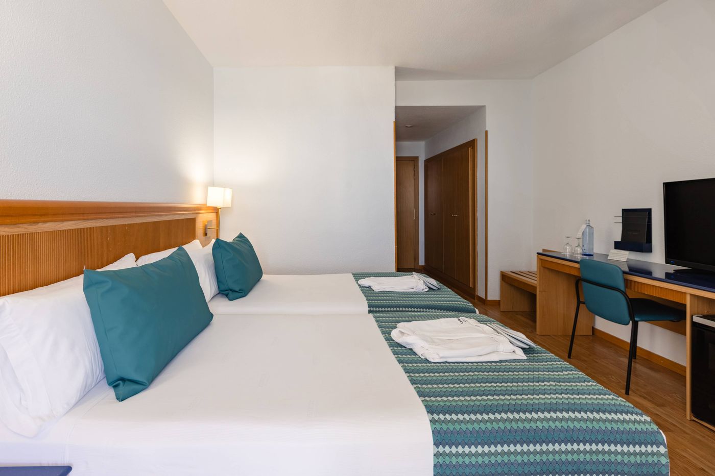 Catalonia-las-Vegas-Room-22