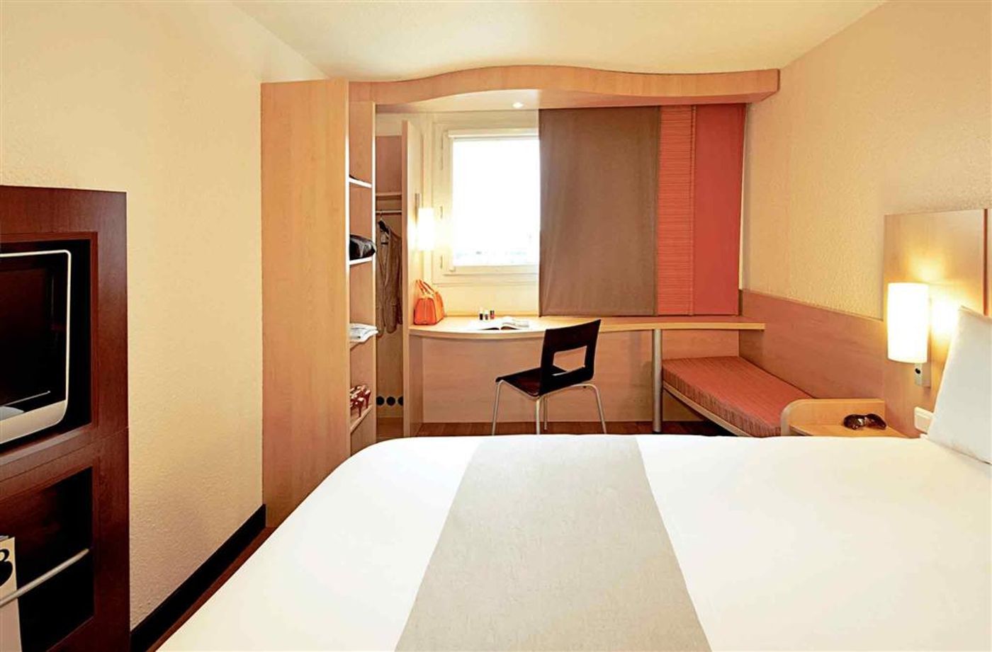 ibis Edinburgh Centre South Bridge - Royal Mile - United Kingdom - EDINBURGH - Room - 9