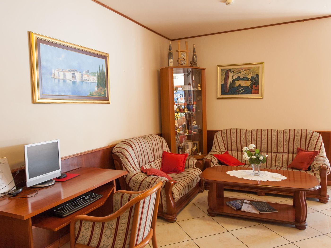 Dubrovnik-Lobby-48