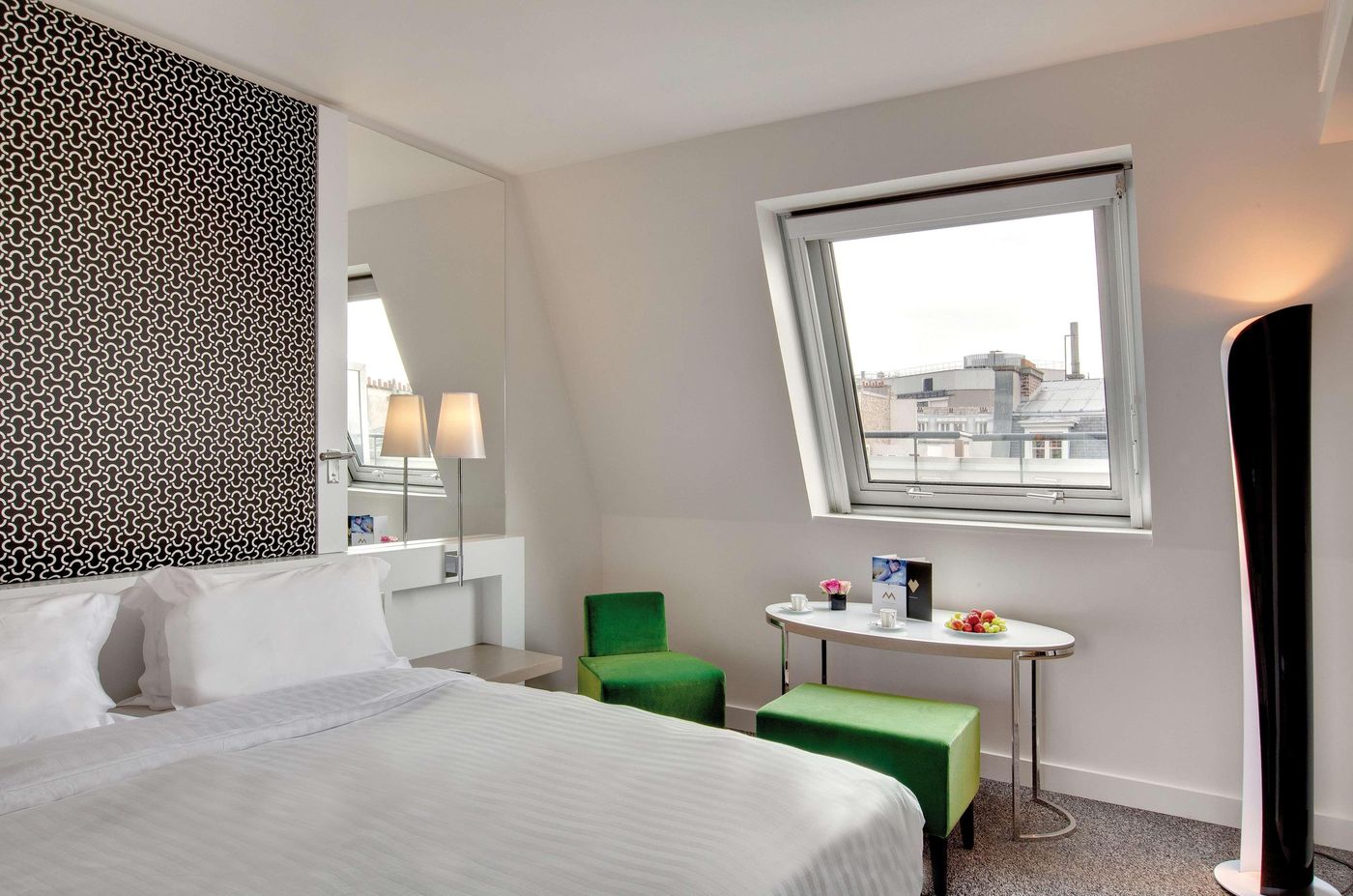 La-Villa-Maillot---Arc-de-Triomphe-Room-42