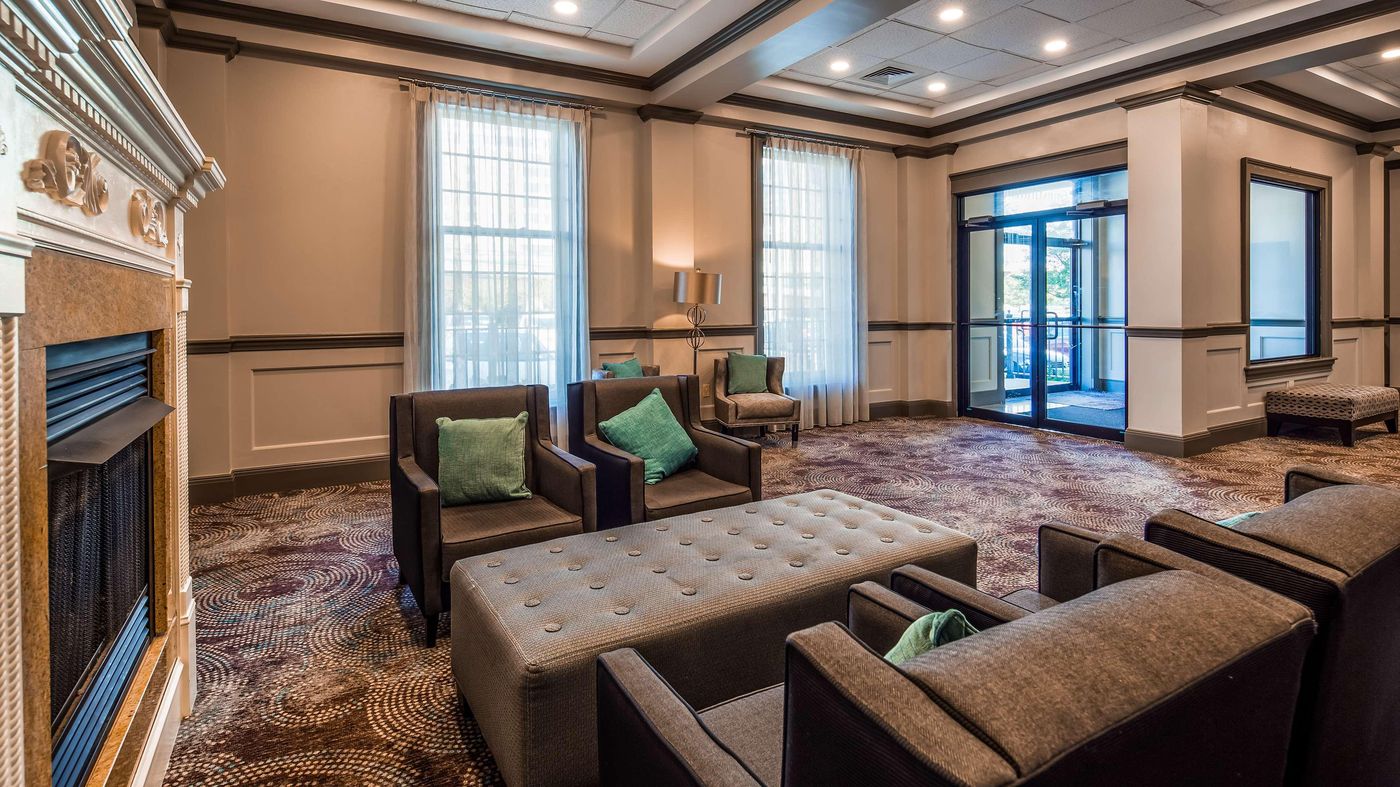 Best-Western-Adams-Inn-Quincy-Boston-Lobby-12
