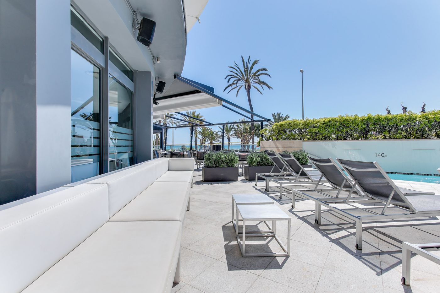 Calipolis-Hotel-Pool-4