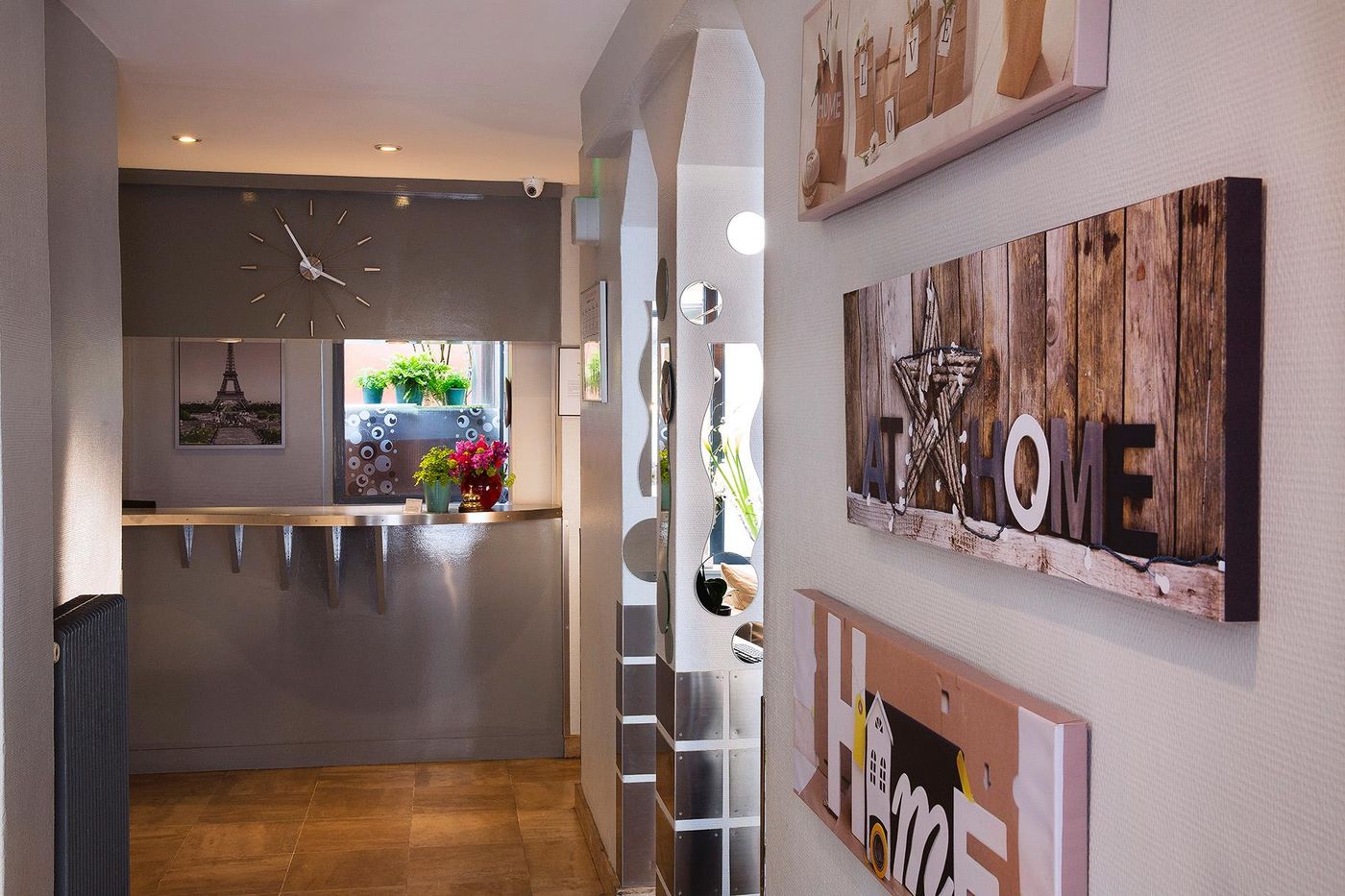 Le-Petit-Oberkampf-Hotel---Spa-Lobby-11