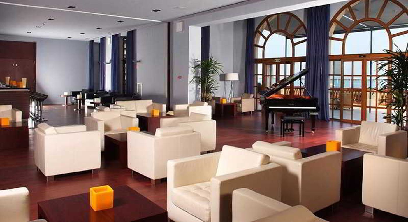 Le-Meridien-Ra-Beach-Hotel---Spa-Bar-52
