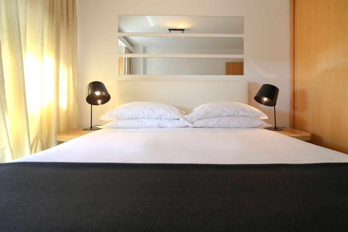 Panoramic-Living-Room-16